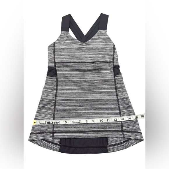 Lululemon, Waist-Length V-Neck Tank Top, Size 4, Gray, White πββοΈββ‘οΈ - Picture 8 of 11